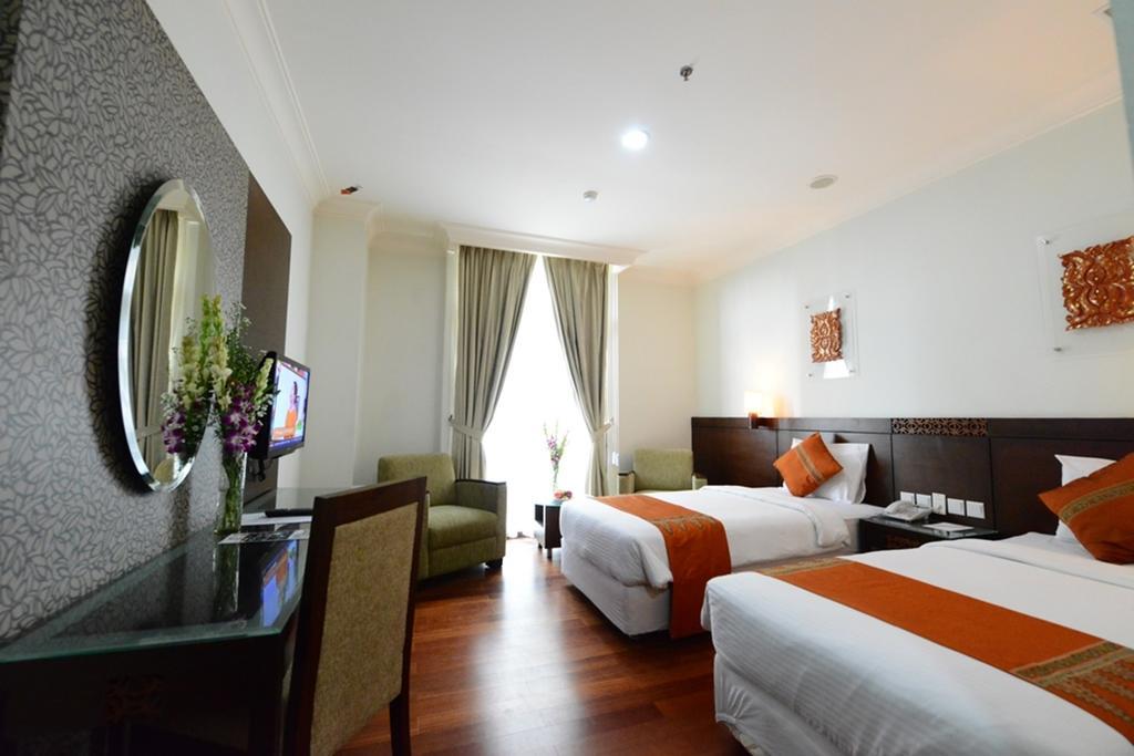 Amazing Kutaradja Hotell Jakarta Rum bild